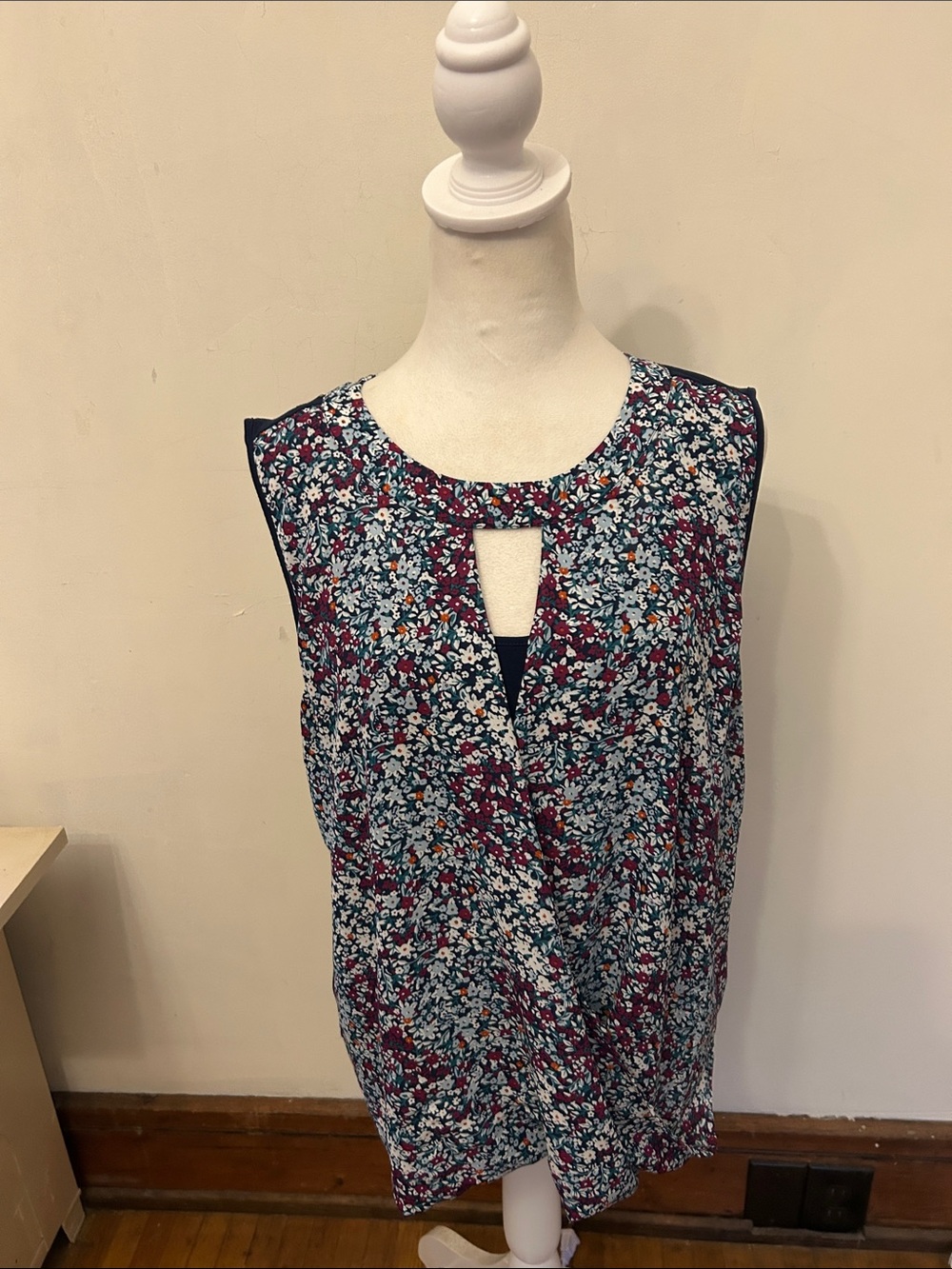 41 Hawthorn Sleeveless Floral Mixed media blouse Size L EUC